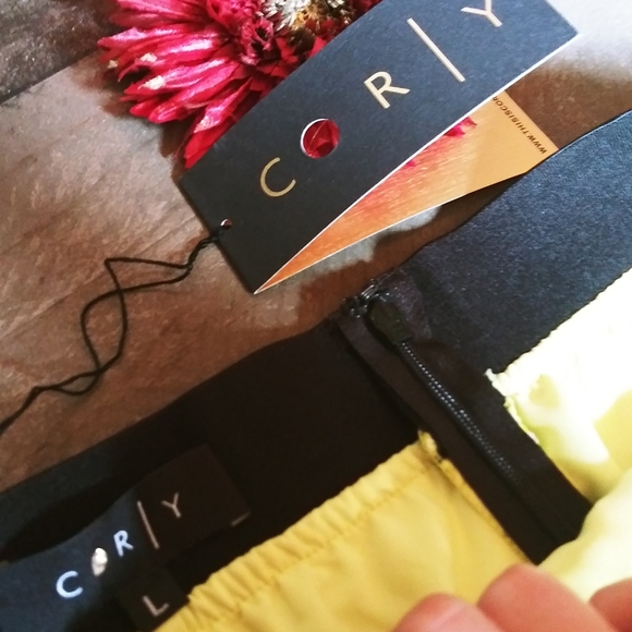 NWT Cory Mini Skirt Yellow Black Pattern - Picture 4 of 8